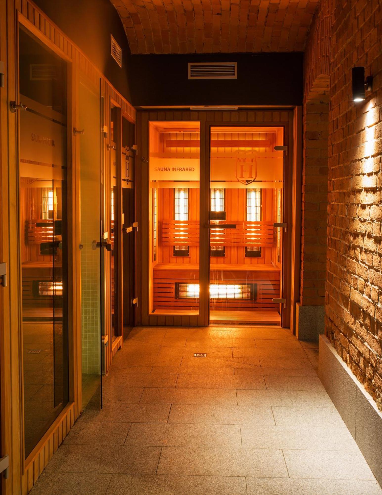 Hotel Hugo Business & Spa Kedzierzyn-Kozle Exterior photo