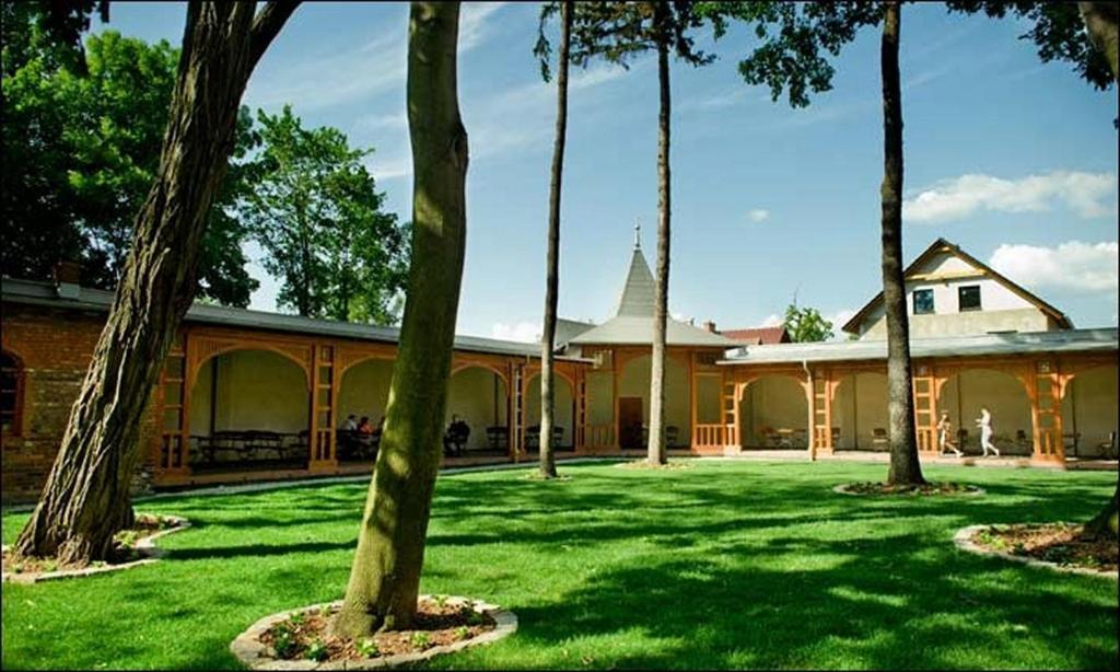 Hotel Hugo Business & Spa Kedzierzyn-Kozle Exterior photo