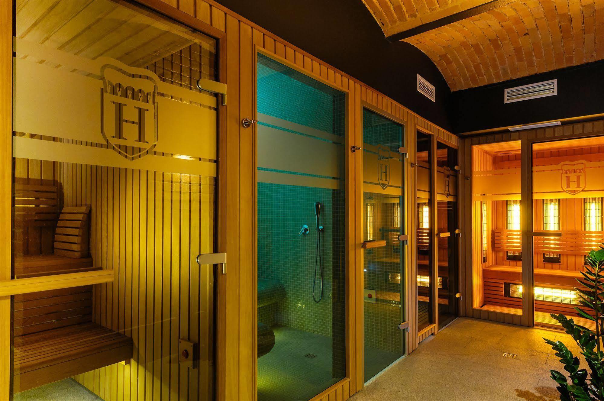 Hotel Hugo Business & Spa Kedzierzyn-Kozle Exterior photo